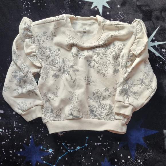 GAP Other - Crew Neck Sweater (5t)